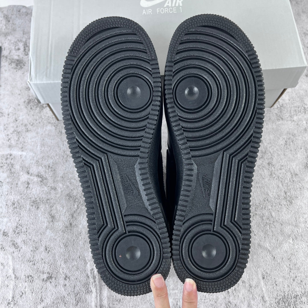 AF1 NK TRIPLE BLACK