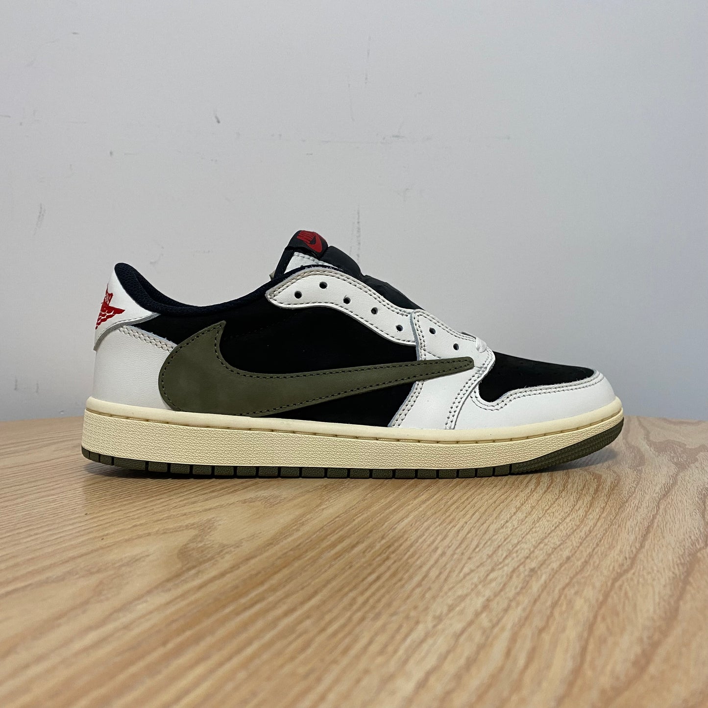 TRAVIS SCOTT X AJ1 RETRO LOW OG 'OLIVE'