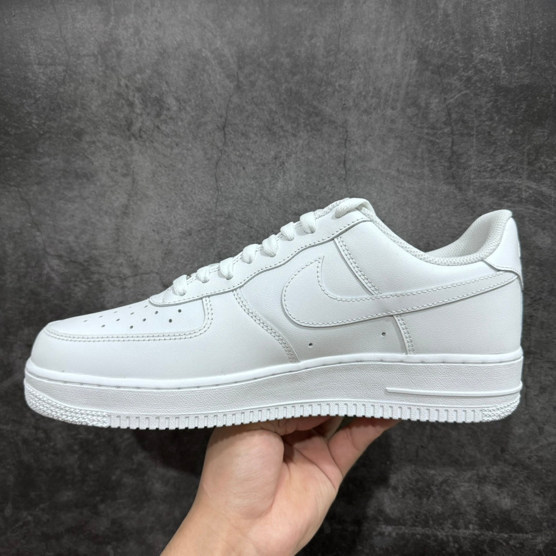 AF1 NK TRIPLE WHITE