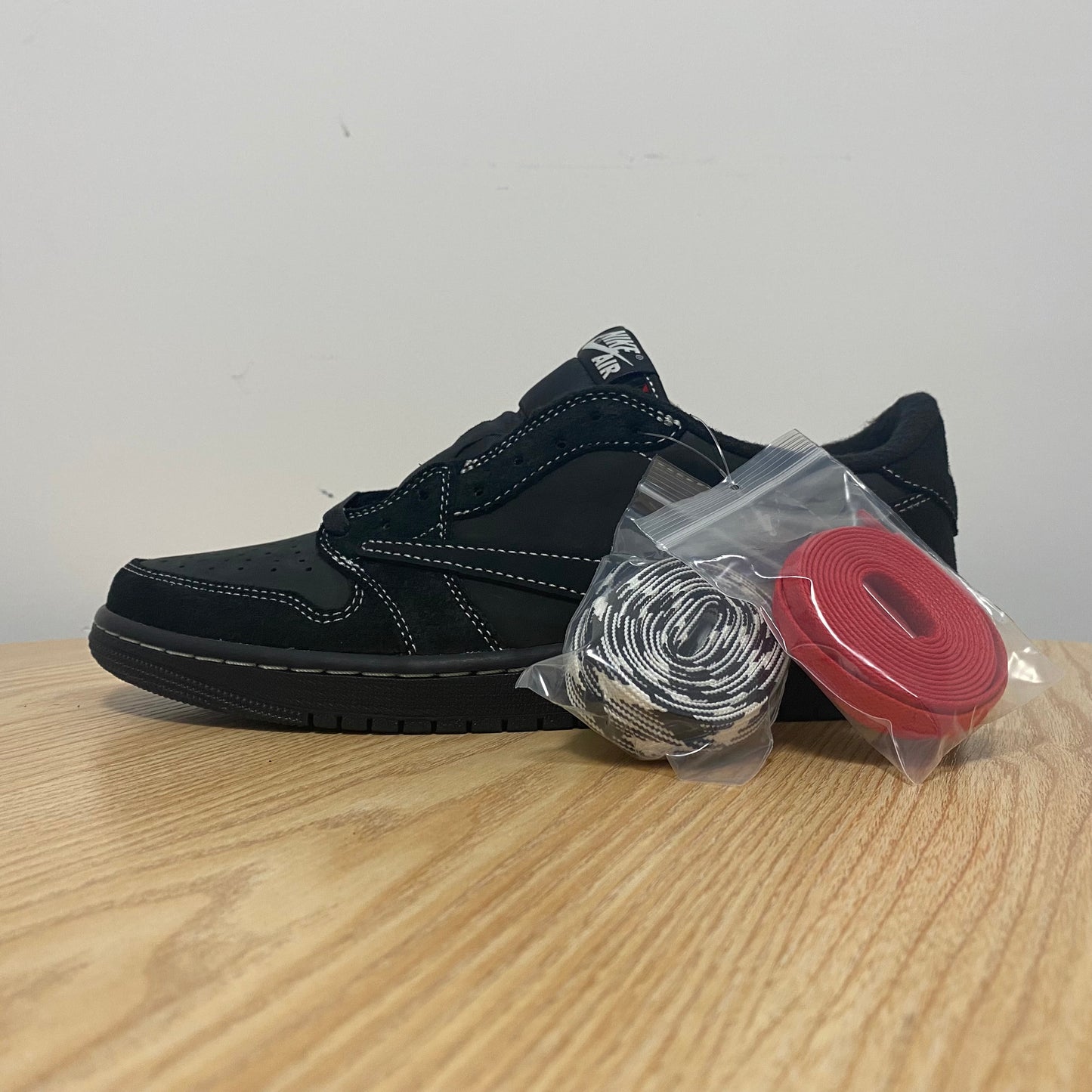 TRAVIS SCOTT X AJ1 LOW OG 'BLACK PHANTOM'