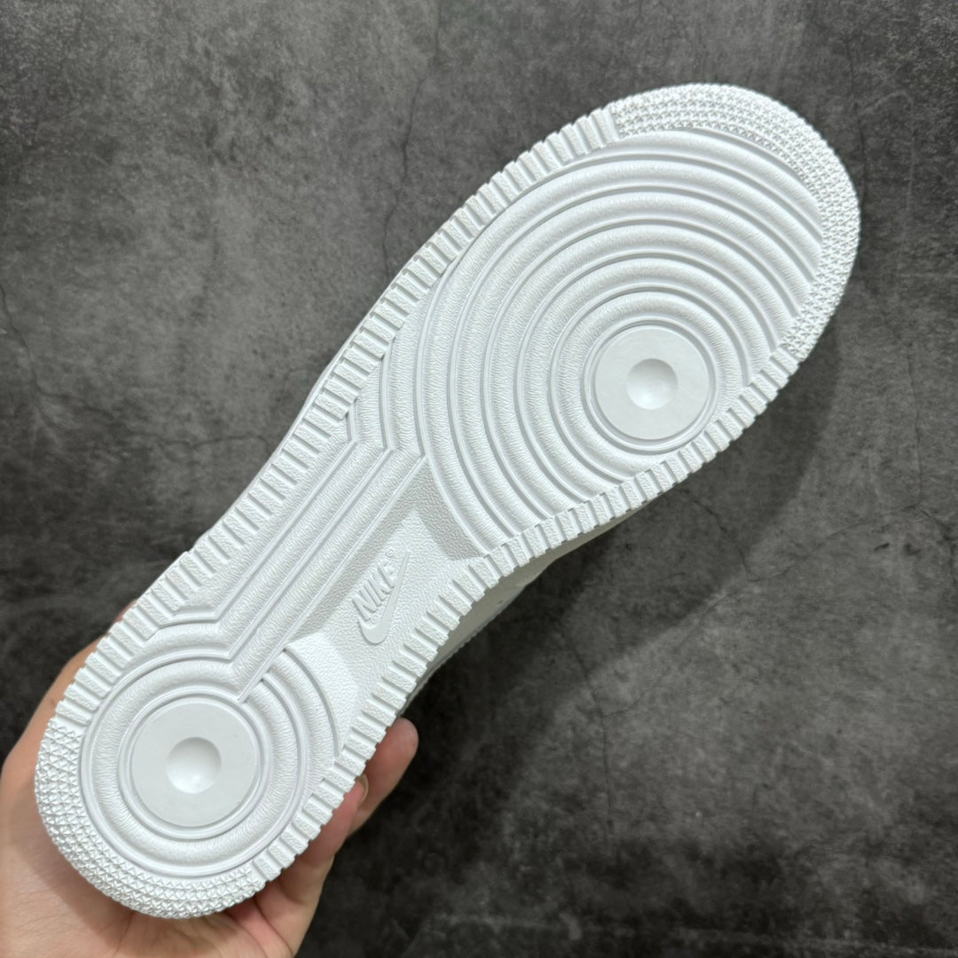 AF1 NK TRIPLE WHITE