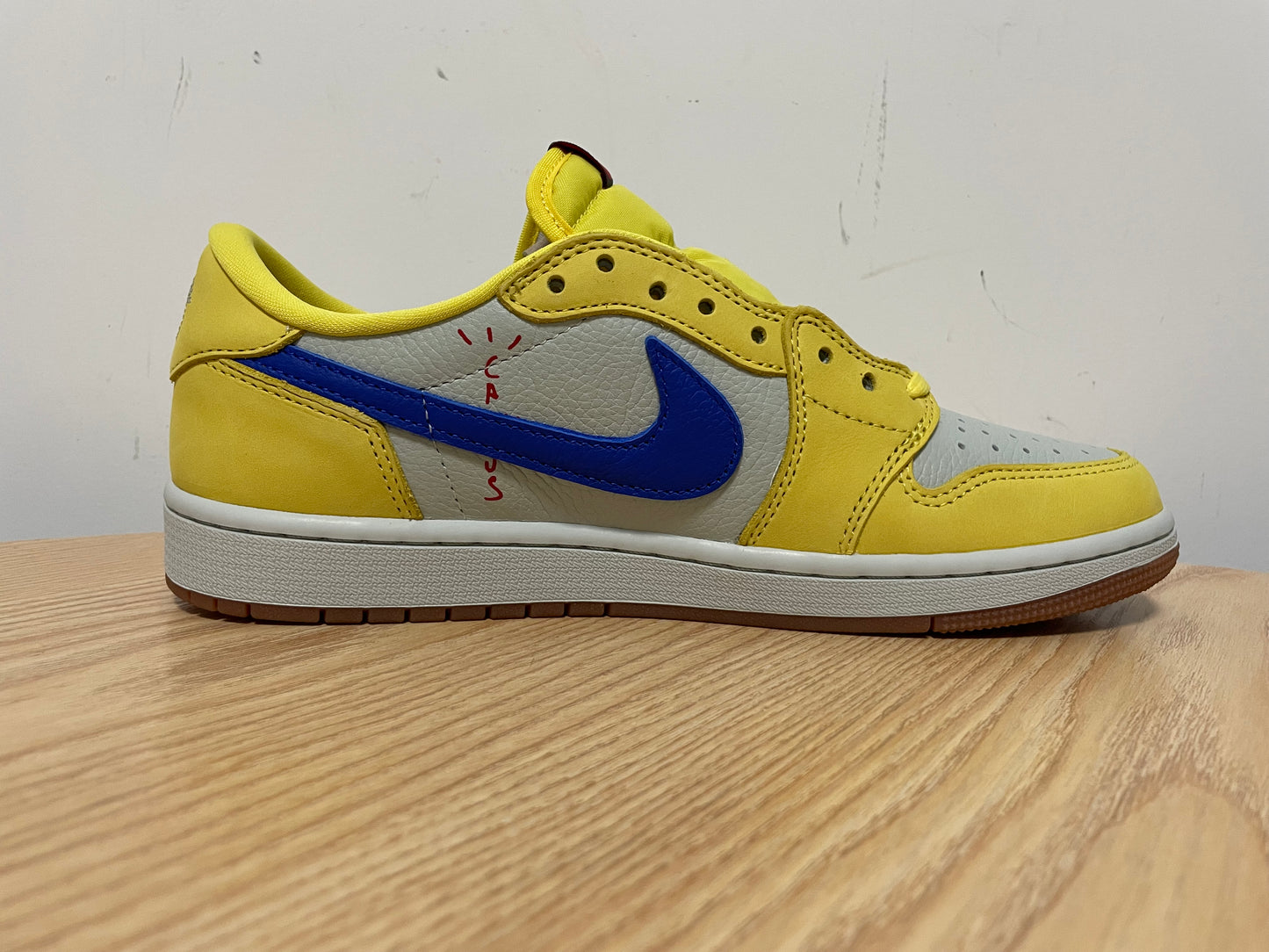 TRAVIS SCOTT X WMNS AJ1 LOW OG 'CANARY'