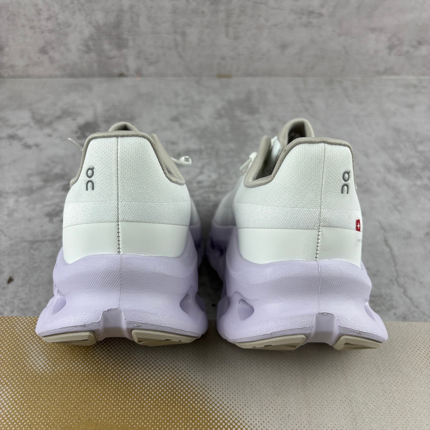ON Cloudtilt "Beige Purple"