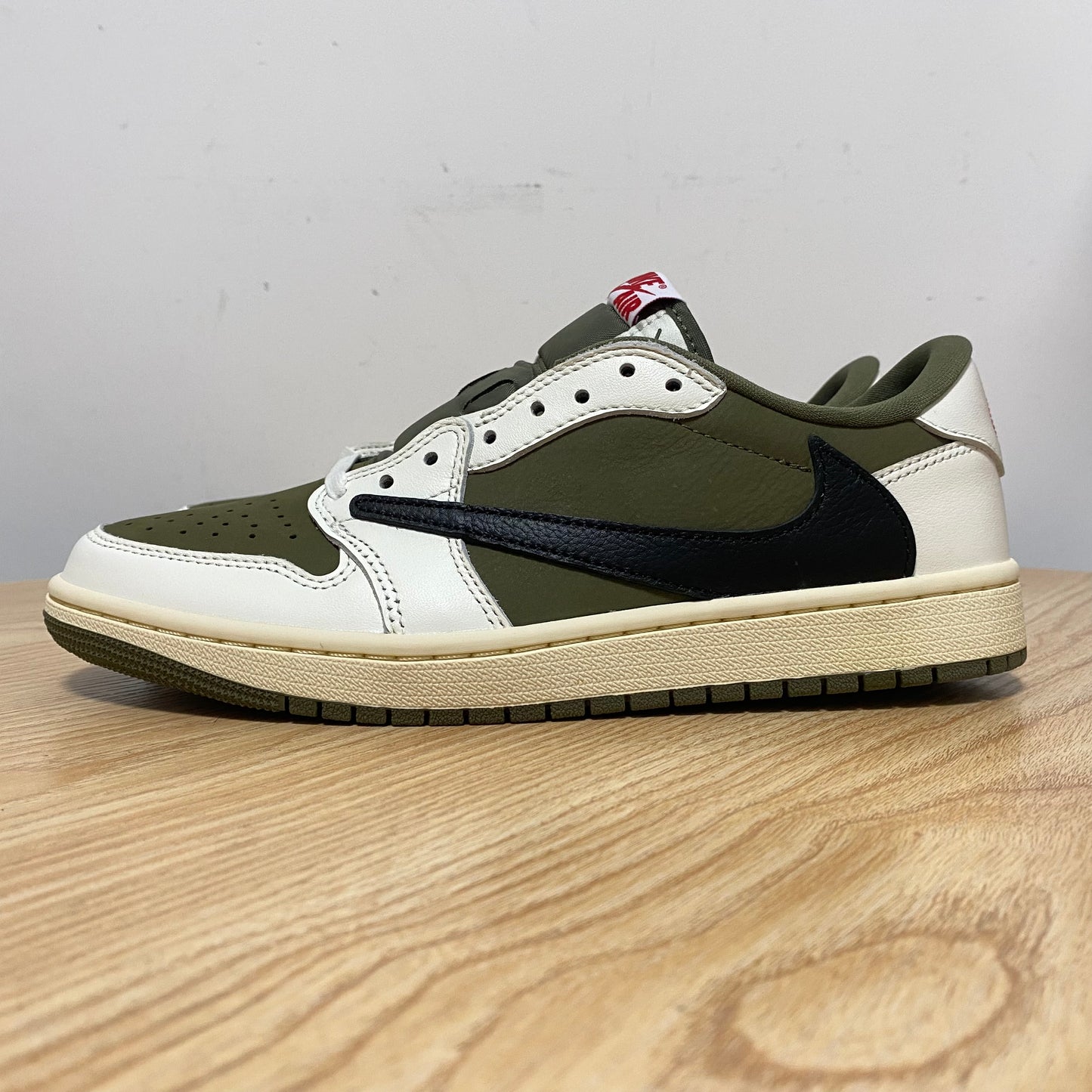 TRAVIS SCOTT X AJ1 LOW MEDIUM OLIVE