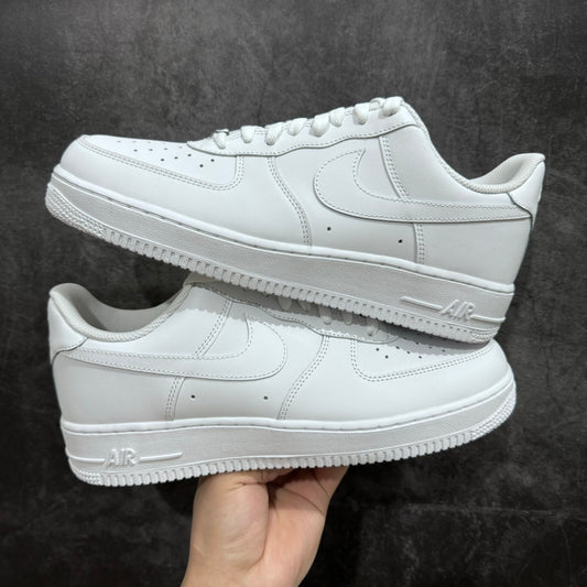 AF1 NK TRIPLE WHITE