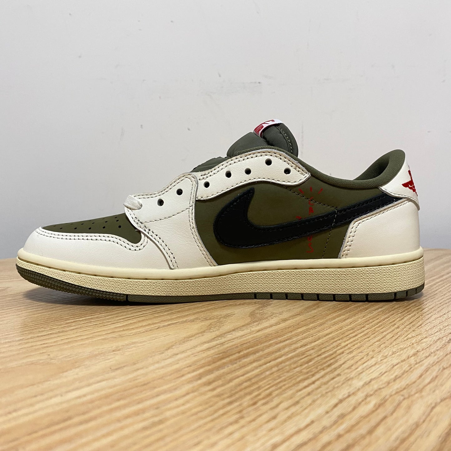 TRAVIS SCOTT X AJ1 LOW MEDIUM OLIVE
