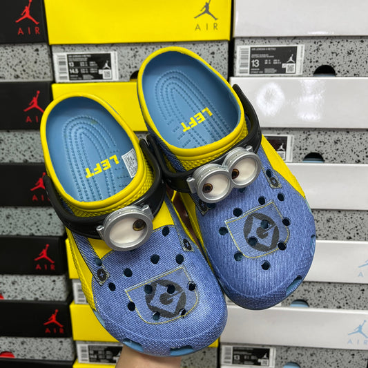 CROCS MINIONS