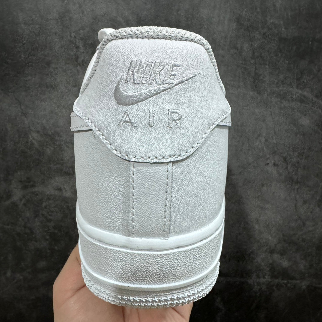 AF1 NK TRIPLE WHITE