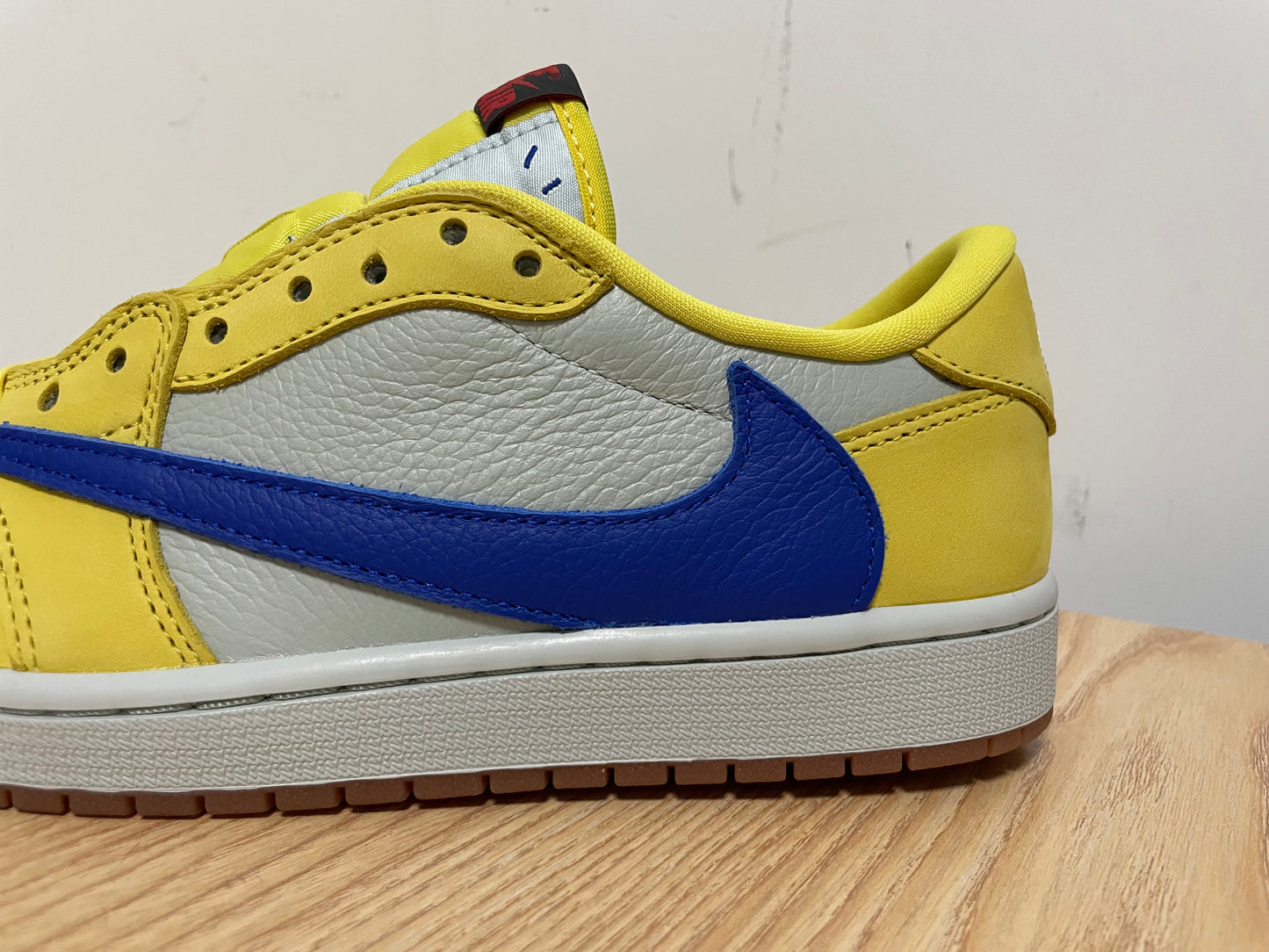 TRAVIS SCOTT X WMNS AJ1 LOW OG 'CANARY'