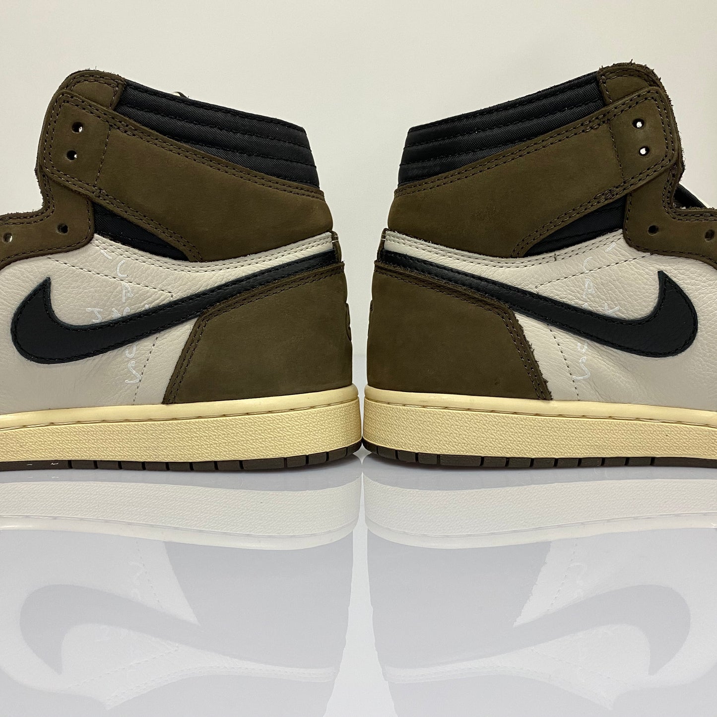 TRAVIS SCOTT X AJ1 HIGH OG 'MOCHA'