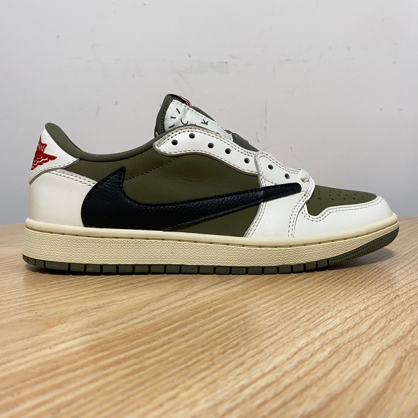 TRAVIS SCOTT X AJ1 LOW MEDIUM OLIVE