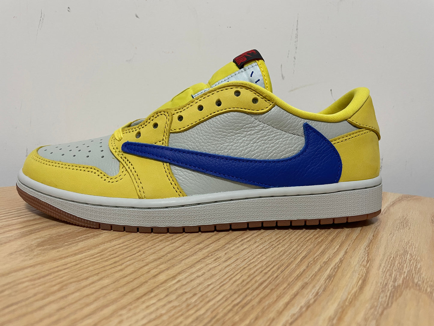 TRAVIS SCOTT X WMNS AJ1 LOW OG 'CANARY'