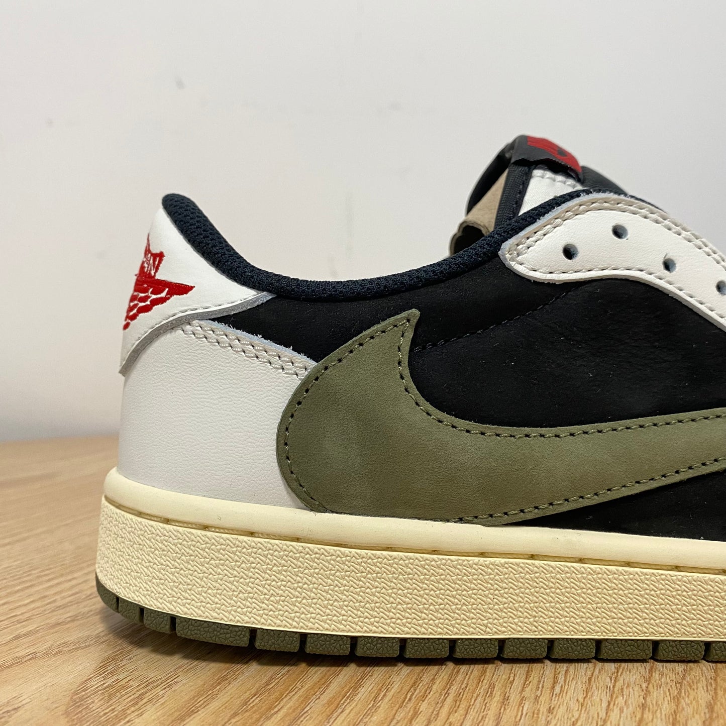 TRAVIS SCOTT X AJ1 RETRO LOW OG 'OLIVE'