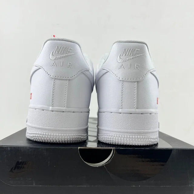 AF1 NK TRIPLE WHITE SUPREME