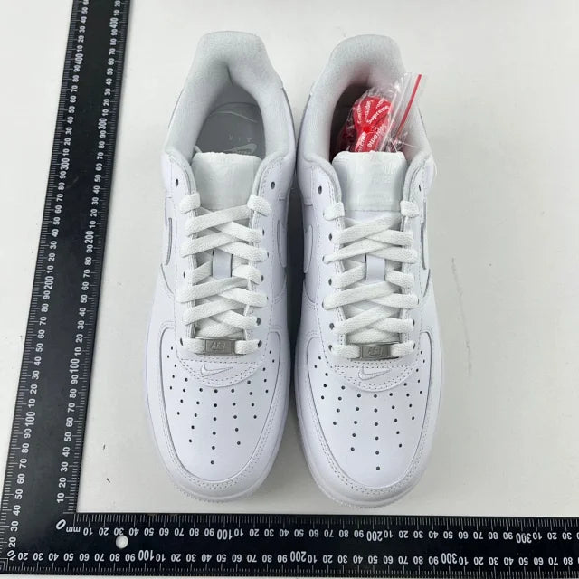 AF1 NK TRIPLE WHITE SUPREME