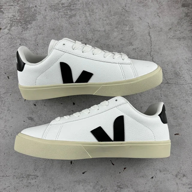 VEJA BLACK