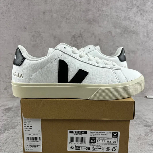 VEJA BLACK