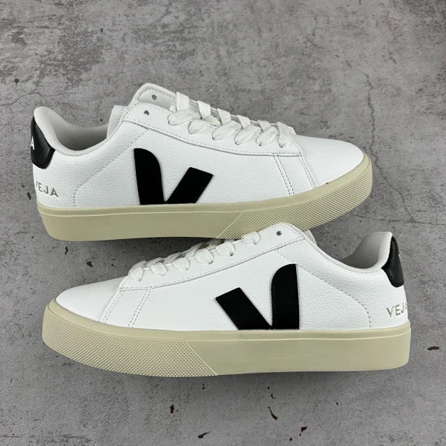 VEJA BLACK